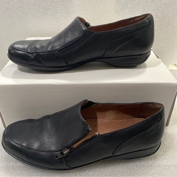 Slightly used HUSH PUPPIES Women Blac Leather Side Zip Comfort Loafer Oxford - Picture 2 of 5